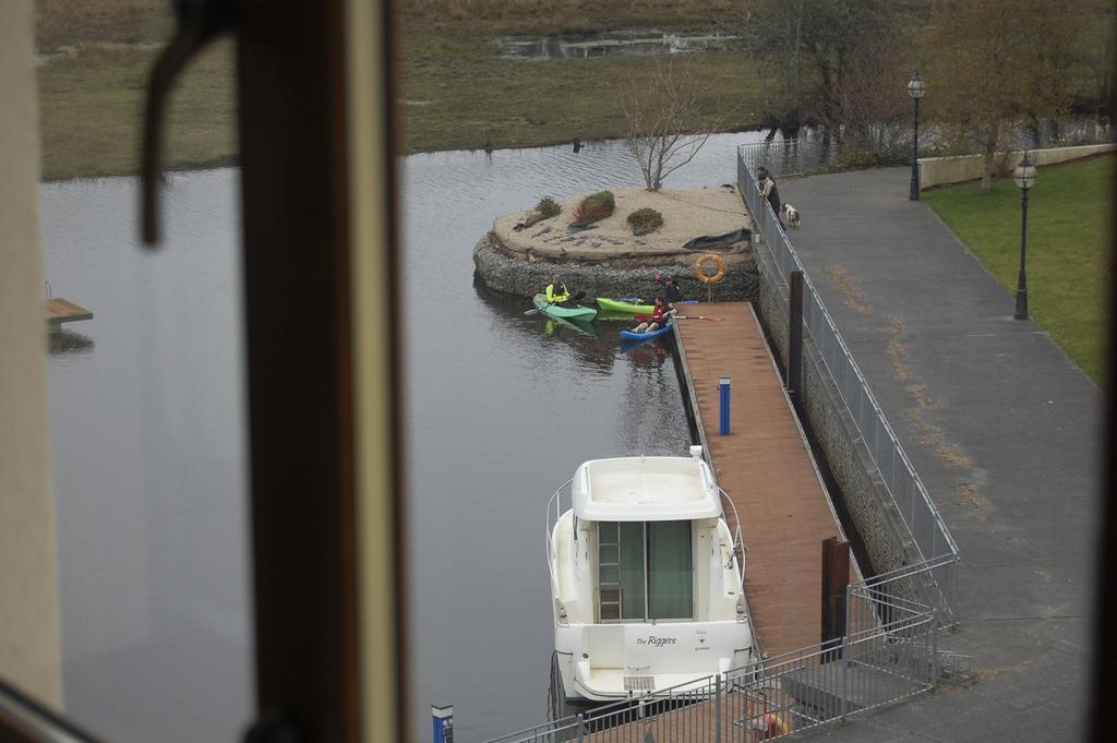 Leitrim Marina Hotel Carrick on Shannon Esterno foto