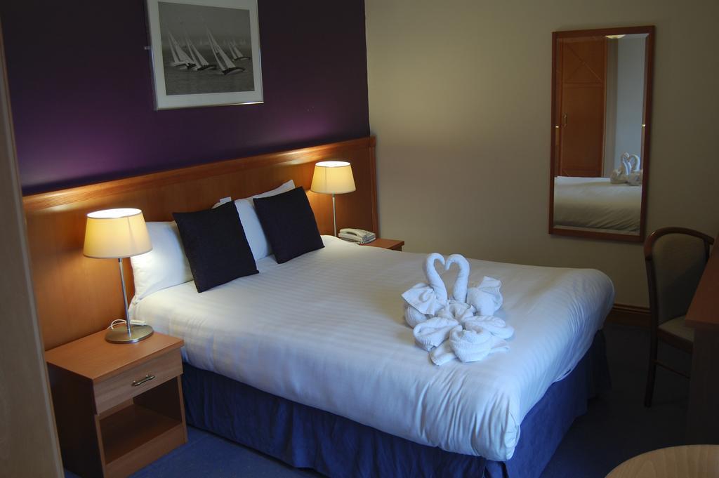 Leitrim Marina Hotel Carrick on Shannon Esterno foto